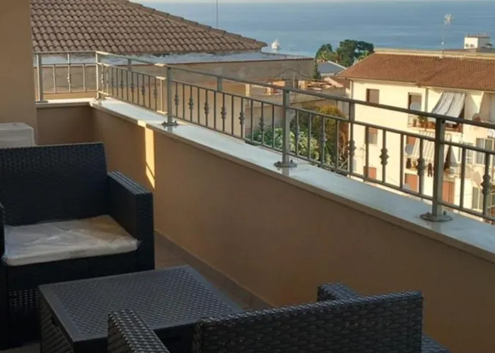 Skyview Apartment At Middletown - Sea View & Private Parking *