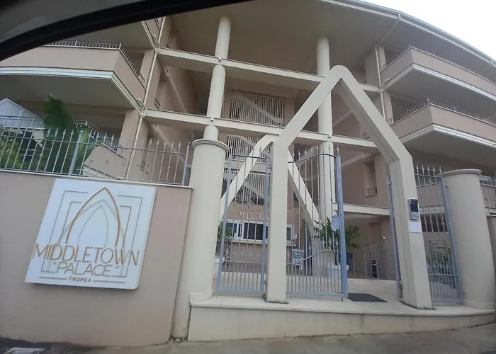 Skyview Apartment At Middletown - Sea View & Private Parking 特罗佩阿